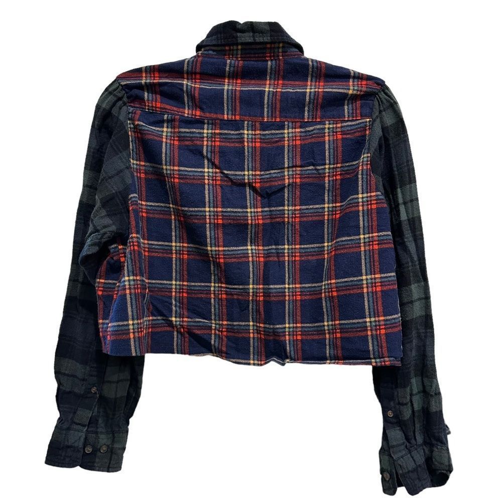 Vintage cropped (unbranded) flannel shirt w/mixed patterns - Picture 6 of 14